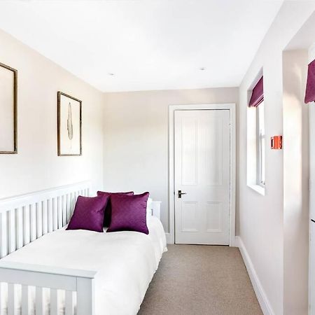 Central Harrogate Townhouse Apartment With Parking Exteriér fotografie